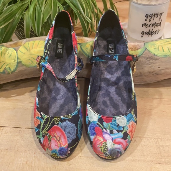 Iron Fist Flats with Gold Buckle and Skull Charm - Picture 2 of 15